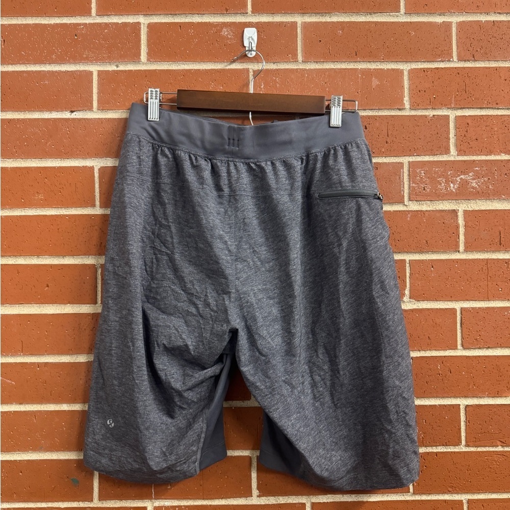 Lululemon Men’s Gray Training Shorts 8” Inseam with Liner – Size M - Picture 2 of 3